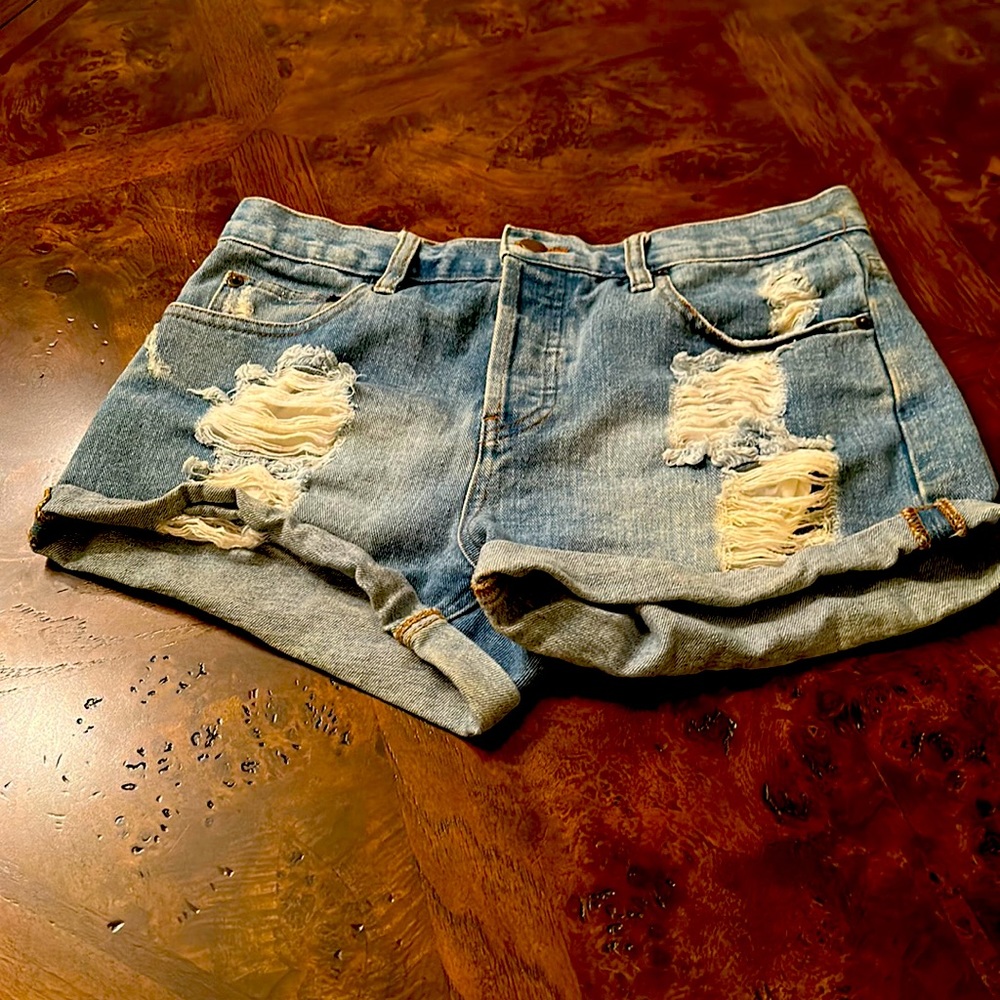 Cute jean shorts size 27